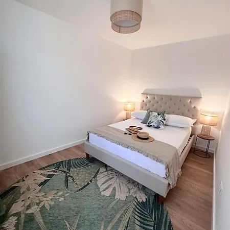 House Roki Apartment *